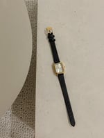 ساعة نسائية جلد