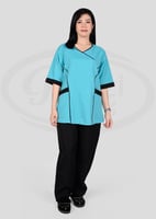 زي عملي يتمتع بتصميم أنيق ومرتب