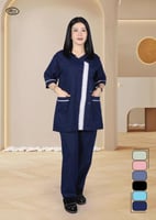 زي عملي للعاملات بتصميم أنيق وأزرار جانبية