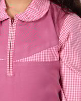 مريول مدرسي ابتدائي بتصميم كويتي وردي