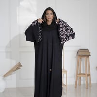 عباية بكم واسع منقش M