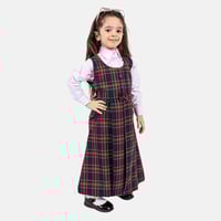 مريول روضة كاروهات أحمر مع قميص أبيض