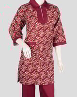 طقم زي عامله للمنزل بلون الأحمر