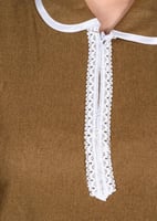 زي عاملات شتوي ساده بحواف بيضاء