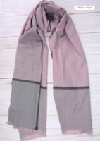 وشاح شتوي نسائي مودرن ناعم بتصميم ثنائي الألوان