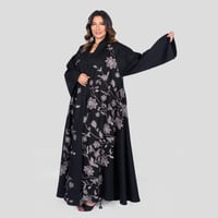عباية نسائية سوداء بتطريز أنيق M