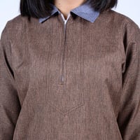 طقم عاملة منزلية ملون بسحاب