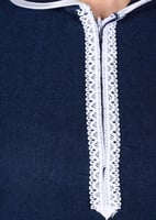 زي عاملات شتوي ساده بحواف بيضاء