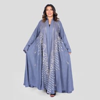 عباية نسائية بتطريز بيج M