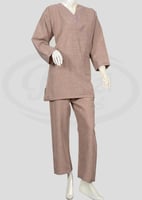 زي عاملة كشميري بتصميم كاروهات جامبو