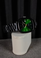 بكج هدايا شبابي باللون الاسود والذهبي الفخم