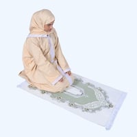 شرشف صلاة مع سجادة بيج اخضر