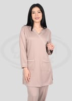 يونيفورم مريح شتوي للعاملات بياقة V