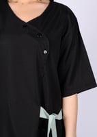 زي عاملات عملي بربطة جانبية وجيوب أمامية