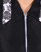 زي عاملة كويتي بسحاب بنقشه ناعمه