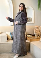 عباية شتوية مخملية فاخرة بقصة بليزر رسمية مع أكمام...