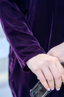 عباية زمردة الشتاء مخملية باللون البنفسجي الغني مع...