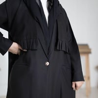 عباية بليزر أسود كتان بجيوب أمامية وصدريه بأطراف ك...