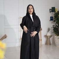 عباية بليزر أسود كتان بجيوب أمامية وصدريه بأطراف ك...