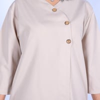 زي عاملات بتصميم مميز