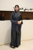 عبايه ملونة كريب حرير ساده مع طرحة باللون الرصاصي