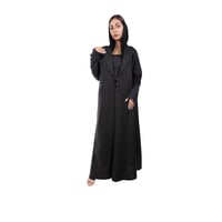 عباية بليزر كتان أسود بأزرار على الكم سوداء مع طرح...