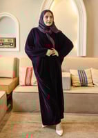 عباية مخمل بشت بنفسجي مع طرحة