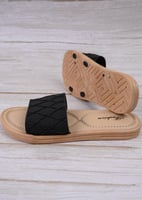 شبشب صيفي يومي مريح بشكل هندسي.