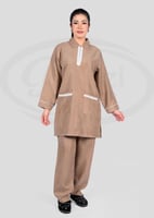 زي عاملات شتوي بلمسات دانتيل بيضاء ناعمه