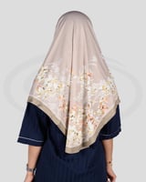 حجاب عاملات منزلية بطابع زهور