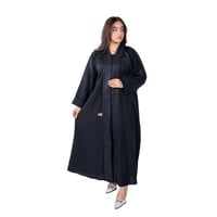 عباية سوداء بلمسات أنيقة F