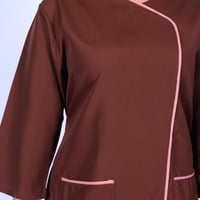 زي عاملات بتصميم أنيق