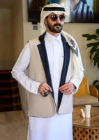 سديري كحلي وبيج دبل فيس بتصميم ياقة كلاسيكية فاخرة...