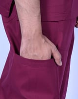 سكراب طبي عنابي غامق للجنسين ANNO 1