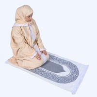 شرشف صلاة مع سجادة بيج رصاصي