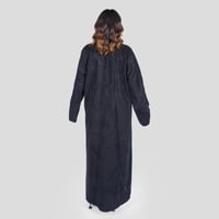 عباية لف شتوية شمواه سوداء مطرزة بالأسود F