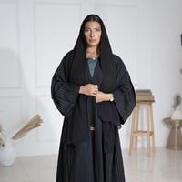 عباية بليزر أسود مخططه رصاصي F