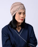 طاقية رأس بتطريز ناعم من الامام