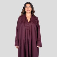 عباية رسمية كتان عنابية ببطانة داخلية عنابي وبازرا...