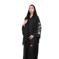 عباية انترنت كلوش سوداء بأكمام واسعه مطرزة ابيض وب...