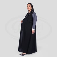 عباية لف رسمية اسود بتدخيلات رصاصي مخطط