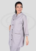 زي عاملات منزلي بأزرار أمامية