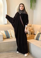 عباية مخمل بشت بني مع طرحة