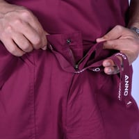 سكراب طبي عنابي غامق للجنسين ANNO 1