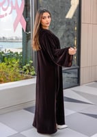 عبايه مخمل ساده بني شتوي مع طرحة