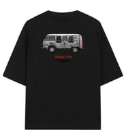 BLACK & WHITE T-SHIRT OVER SIZE