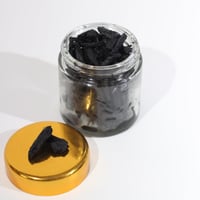 عود مسقّى بعطور فرنسية