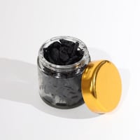 عود مسقّى بعطور فرنسية