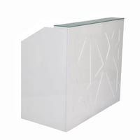 كونتر ابيض بتصميم هندسي