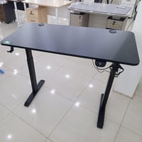 مكتب كهربائي قابل للارتفاع